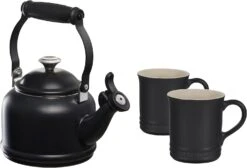 Le Creuset 1 1/4 Qt. Demi Kettle W/Stainless Steel Knob & (2) 14 Oz. Mug Set - Licorice
