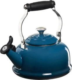 Le Creuset 1.7 Qt. Whistling Kettle W/Stainless Steel Knob - Deep Teal