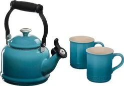 Le Creuset 1 1/4 Qt. Demi Kettle W/Stainless Steel Knob & (2) 14 Oz. Mug Set - Caribbean